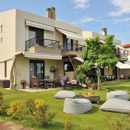 Seathon Seafront Beach Villa In Kalamitsi Exterior foto