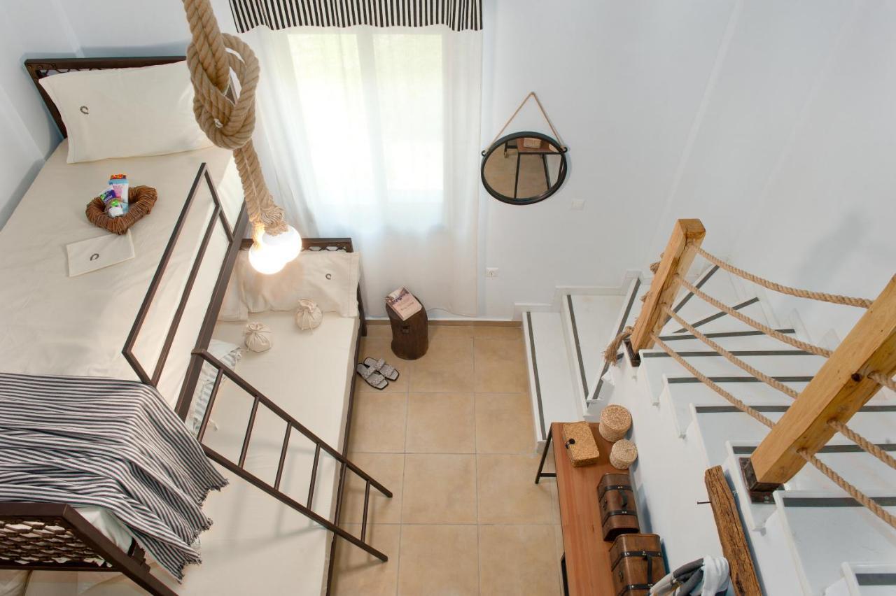 Seathon Seafront Beach Villa In Kalamitsi Exterior foto